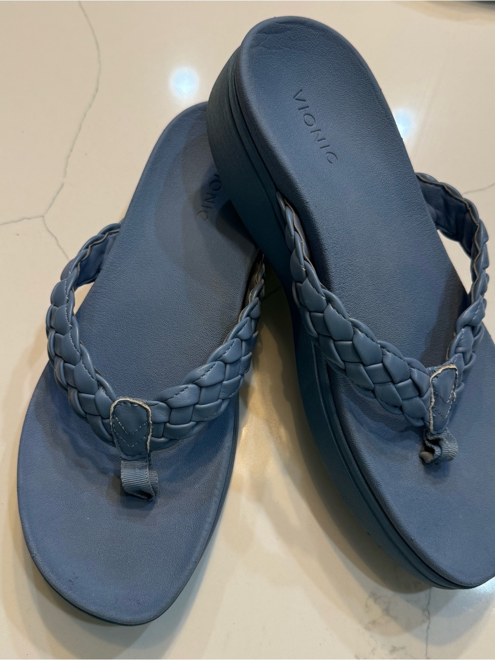Vionic Kenji Sandals Sz 9.5 Blue Platform Braided Thong Faux Leather wedge